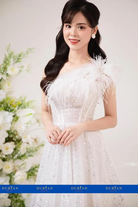 Ưu điểm và nhược điểm khi may đo váy cưới