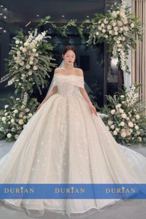 4. Cô dâu có bụng bầu