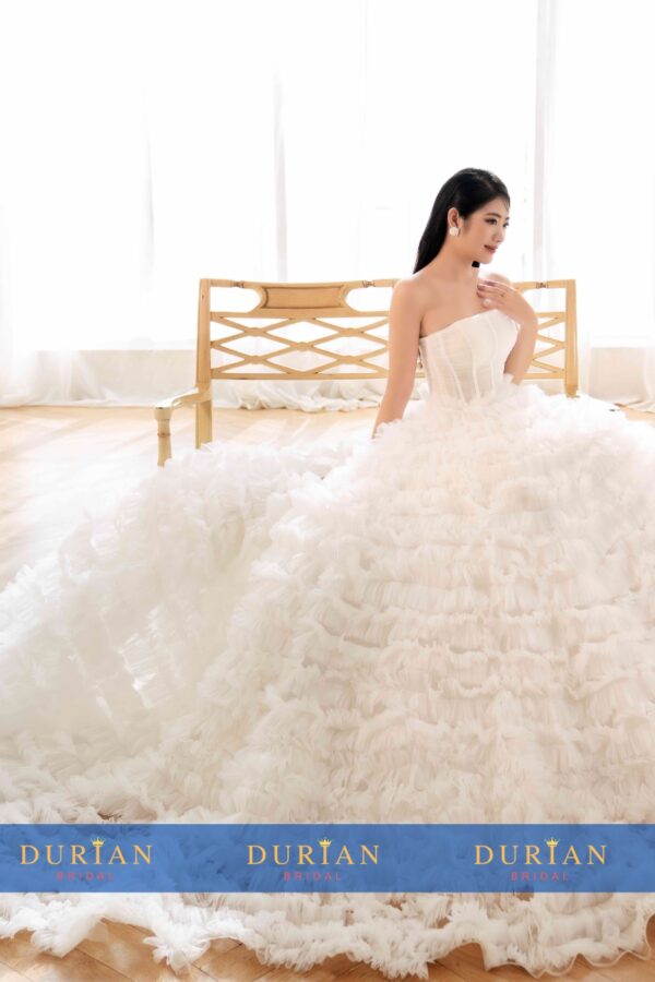 Chi phí thuê váy cưới là bao nhiêu tiền?
