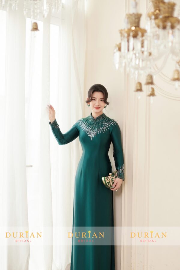 Áo dài bà sui đính đá sang trọng mẫu 1