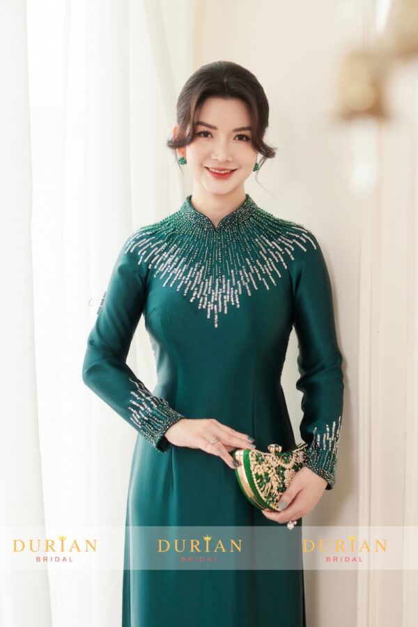 Áo dài bà sui đính đá sang trọng mẫu 1