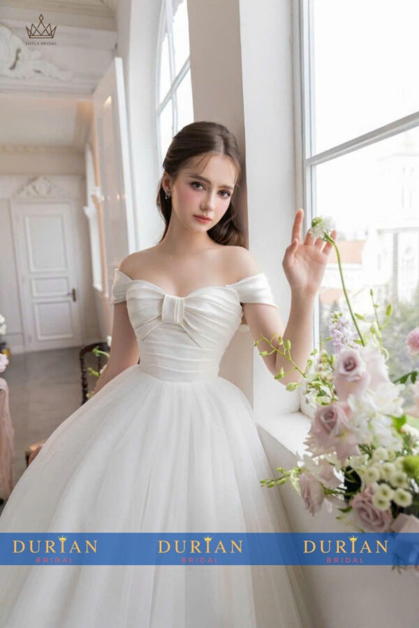 Váy cưới đi bàn cúp ngực tim hình nơ thanh lịch DR8870